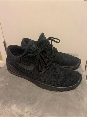 Nike Black Men's Low-Top Knit Sneakers